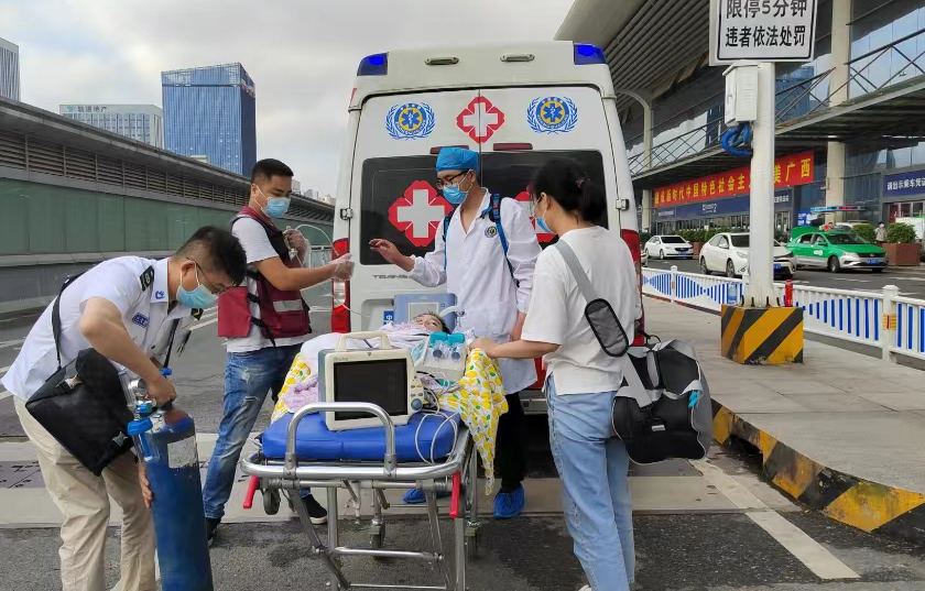 五莲县救护车出租公司